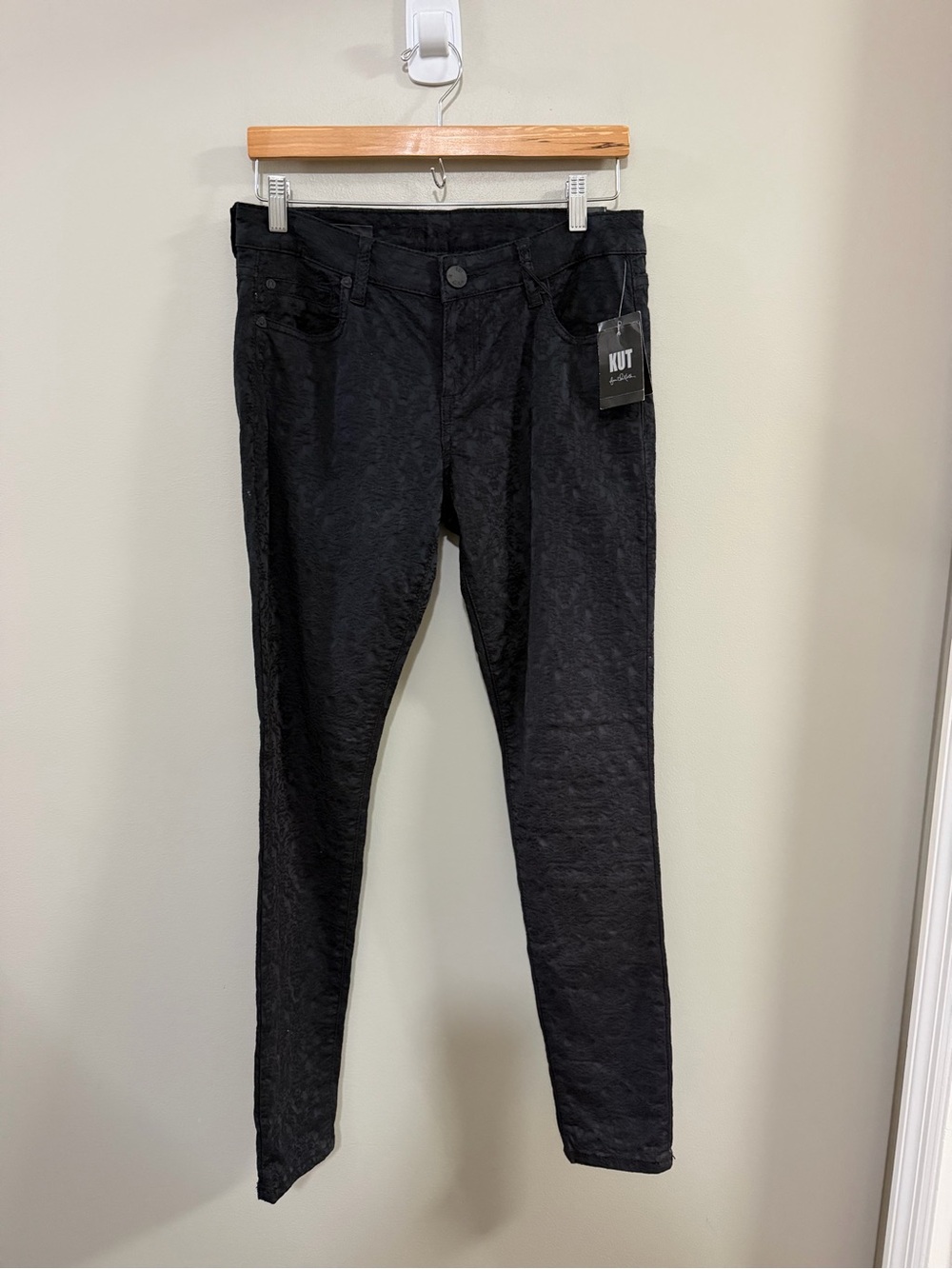 NWT KUT from the Kloth Mia High Rise Toothpick Skinny Pants Black Damask size 8